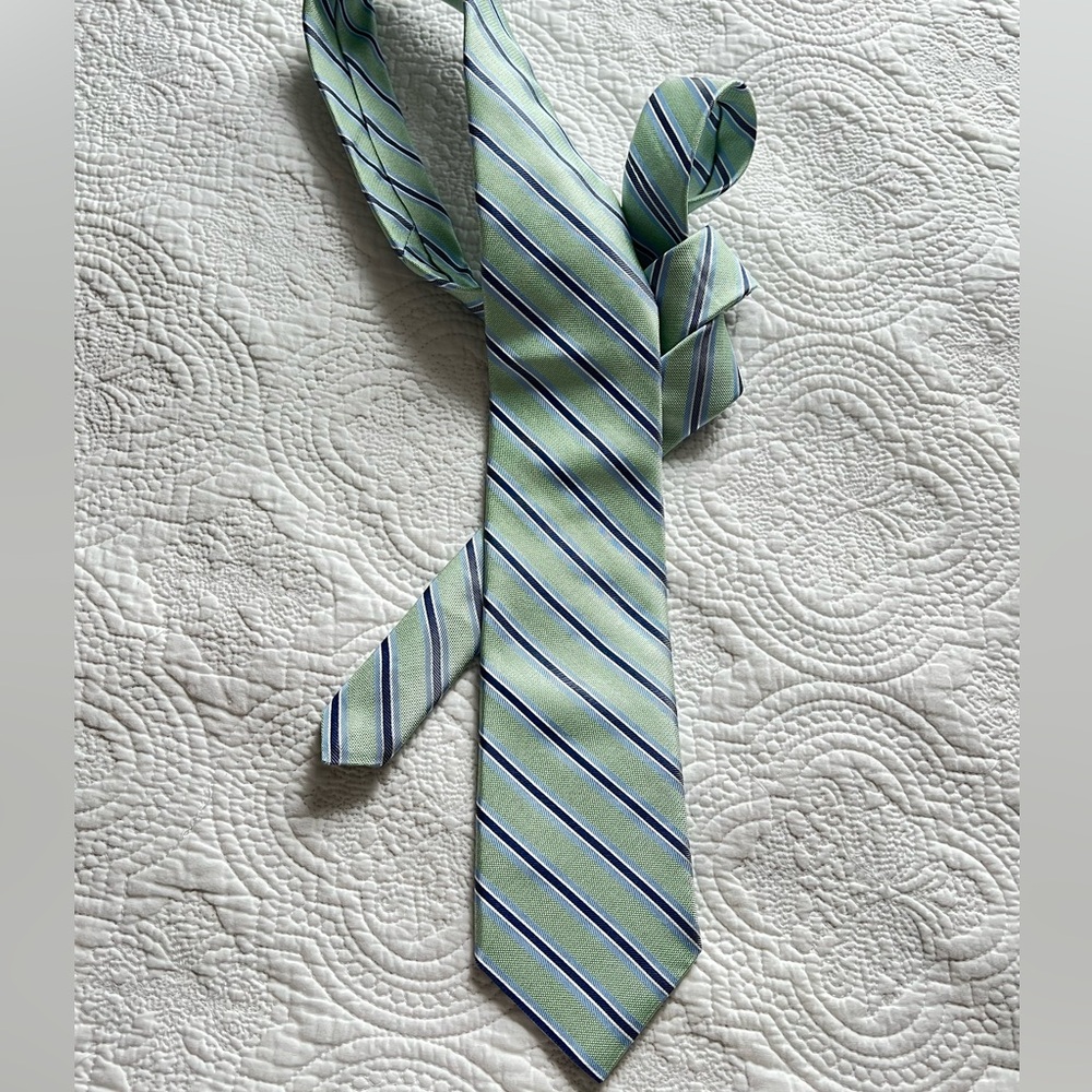 Hart Schaffner Marx Mens 100 Percent Silk Tie Green Striped 3.25 Inch